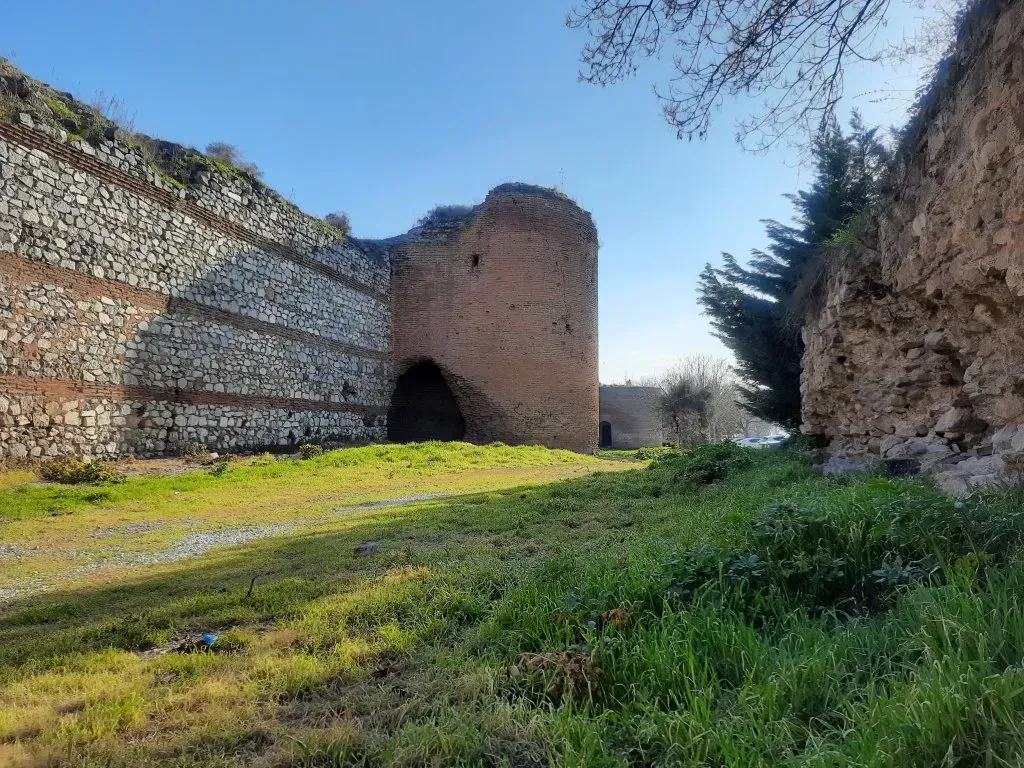 İznik Surları